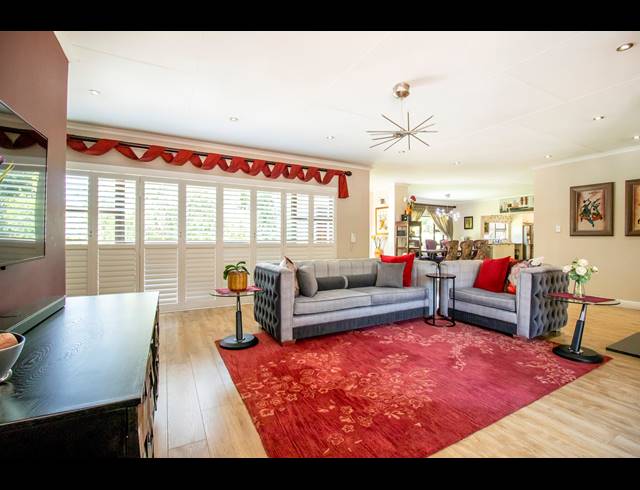 3 BEDROOM FREEHOLD TO LET IN GALLO MANOR